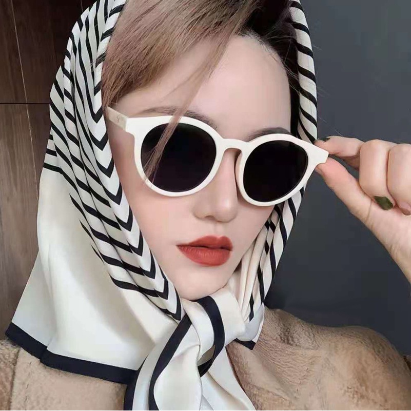 Kính mát gọng tròn cá tính thời trang