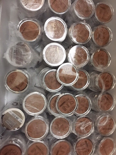 Phấn tạo khối Catrice sun glow matt | BigBuy360 - bigbuy360.vn