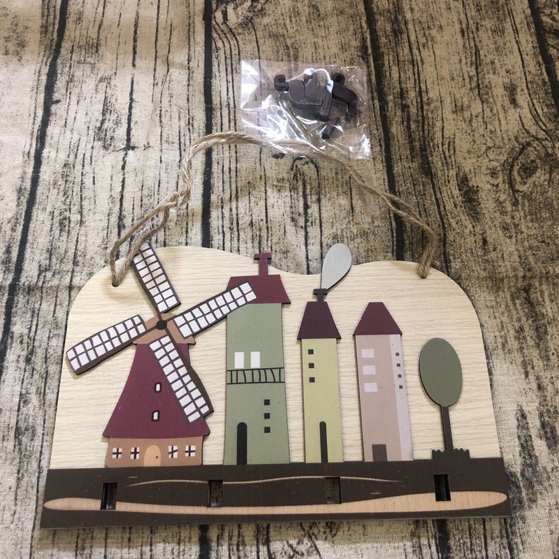 Bảng gỗ decor cối xây gió có móc treo chìa khoá tặng mèm móc dán trang trí homestay