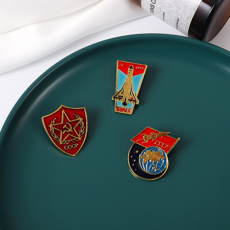 Ghim Cài Áo Hình Ngôi Sao Đỏ Đáng Yêu