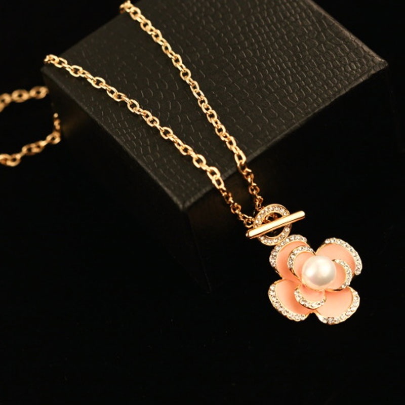 Vòng cổ Hoa Chi Trà Đính Ngọc Trai Sang Trọng