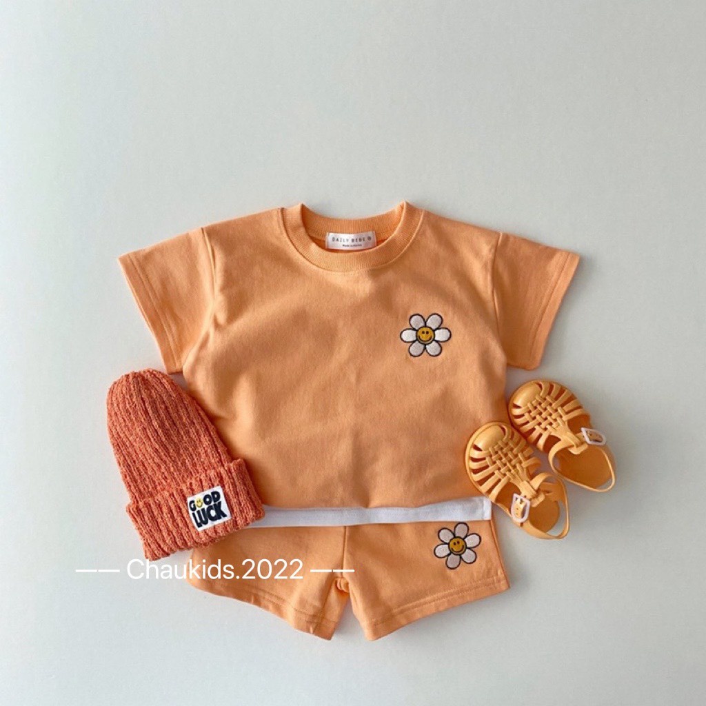 Bộ hoa cúc vạt trắng bé gái