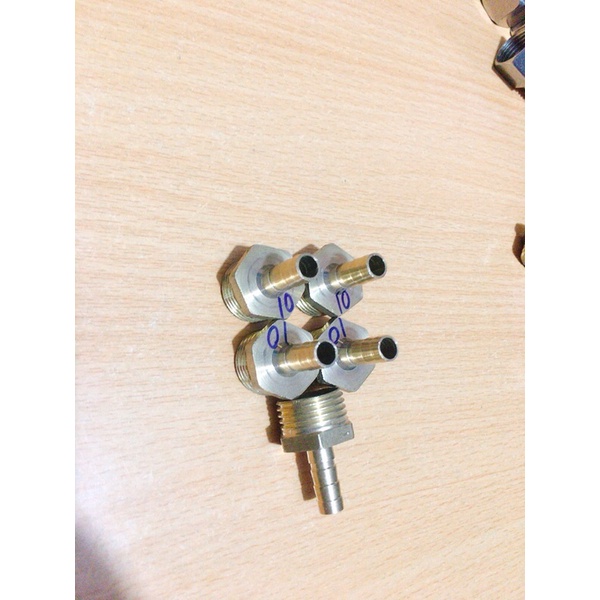 Nối đồng 1 đầu ren ngoài 21mm, một đầu nối ống mềm 9mm