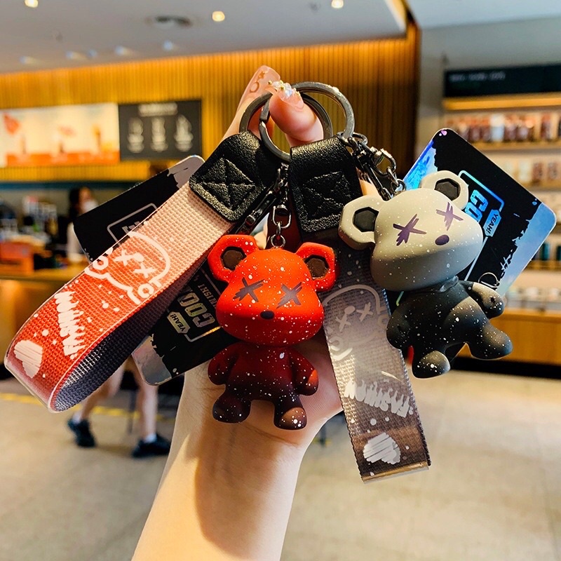 Móc khoá gấu đá, móc khoá treo balo, túi xách, làm quà tặng
