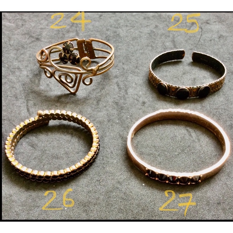 Vòng tay kiềng boho, vintage màu vàng đồng, vàng đen