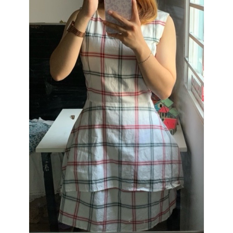 Đầm xoè caro lớn