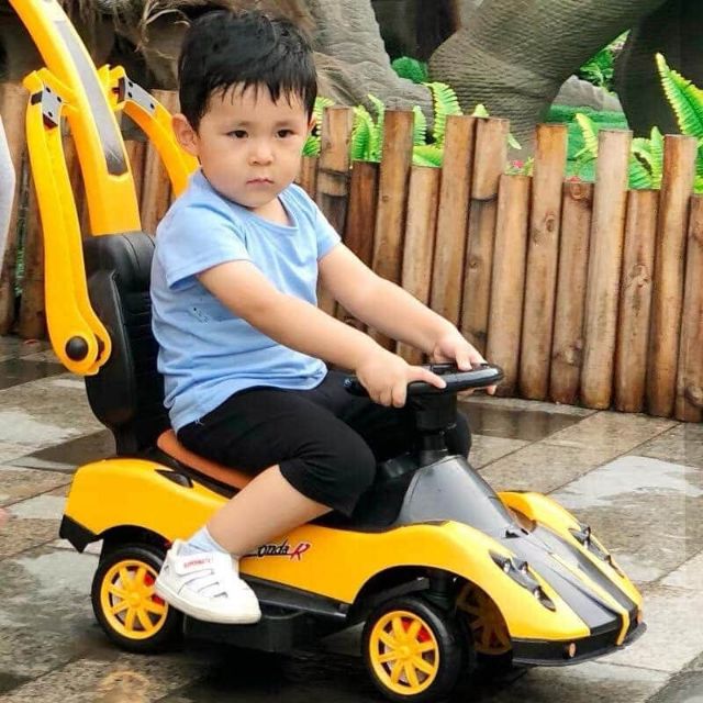 Xe chòi chân ô tô có cán đẩy, xe cho bé1-3 tuổi