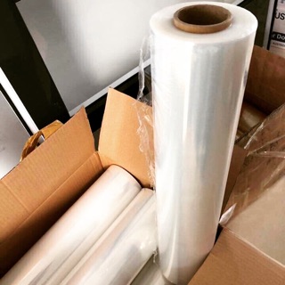 Cuộn màng PE, màng co, đóng hàng giúp chống trầy - 2,6kg