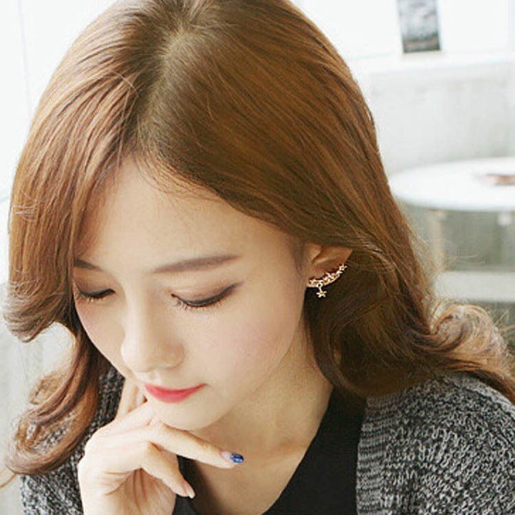 Cặp khuyên tai hợp kim hình sao có đính đá đầy cá tính