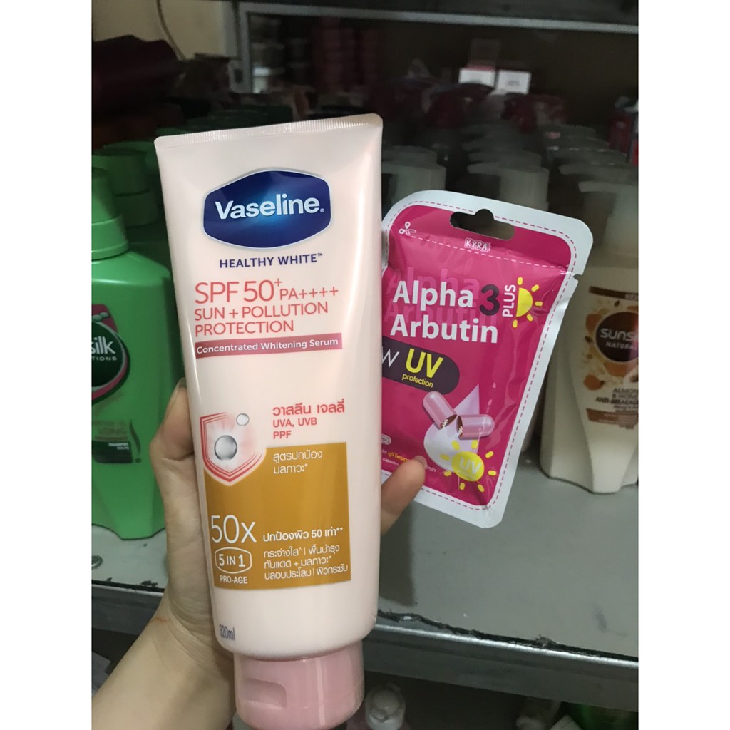 SET DƯỠNG TRẮNG VASELINE 50x 320ML + VỈ KÍCH TRẮNG  THÁI LAN