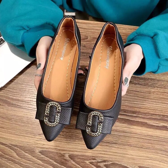 Giày bệt kiểu dáng đơn giản