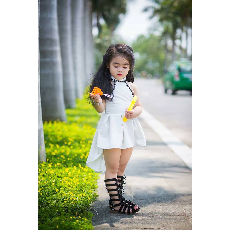 Đầm kết hạt bé gái