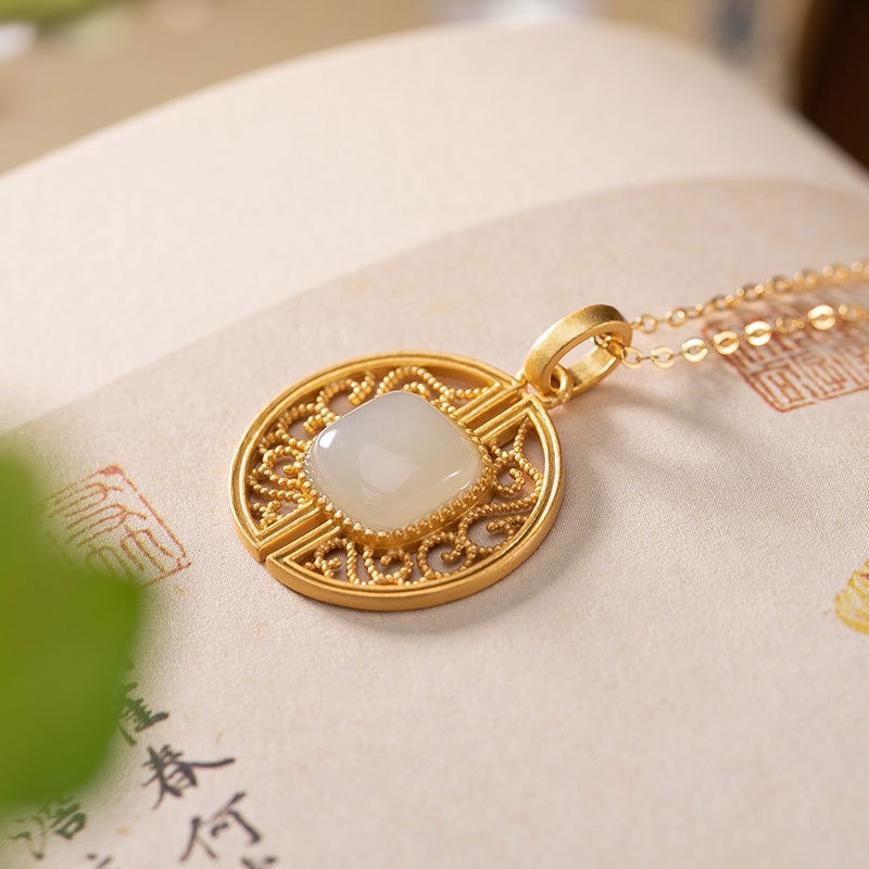 Vintage Pendant Necklace Hollow Auspicious Pattern Chain Necklaces Jewellery For Women