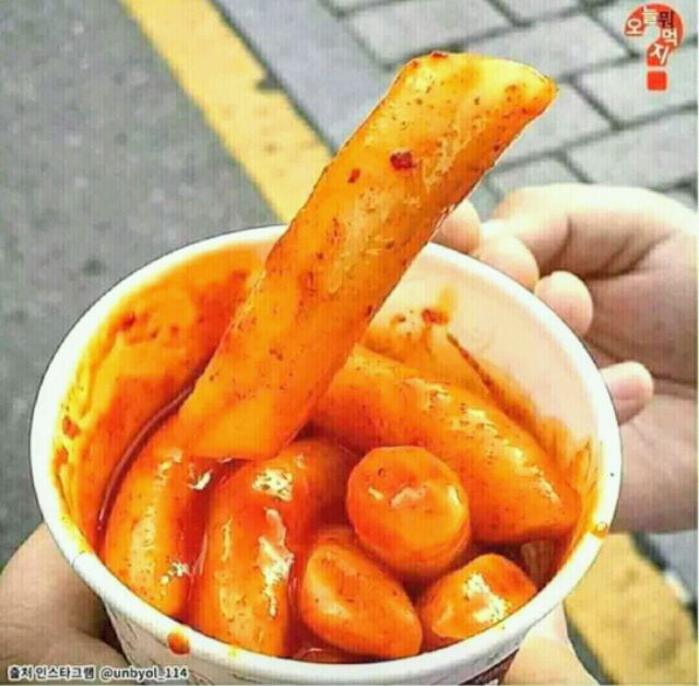 Bánh gạo cay hàn quốc tokkboki set 500g bánh kèm sốt | BigBuy360 - bigbuy360.vn