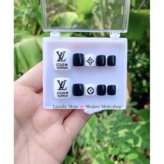 Nailbox- Móng Chân úp nails thiết kế trắng đen