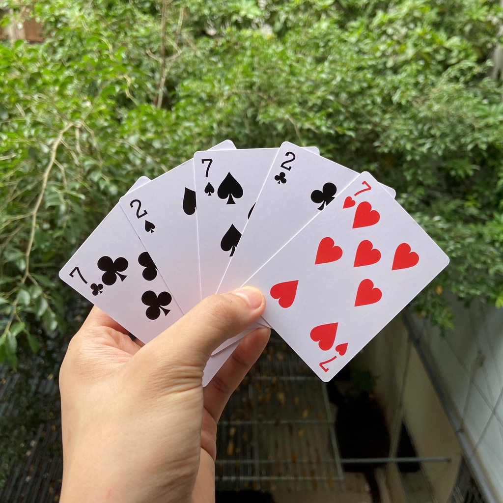 Lá Bài Ảo Thuật 2 Và 7 - Twos and Sevens Card Magic Trick