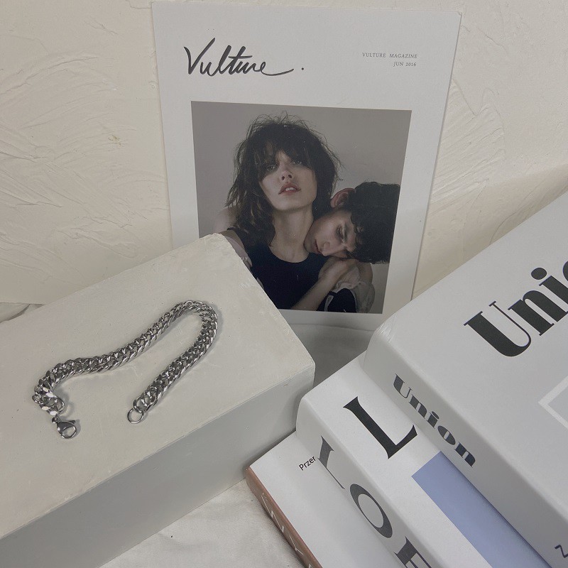 Vòng đeo tay bằng thép titan phong cách đường phố cá tính