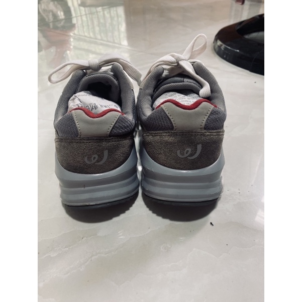 Giày thể  thao hiệu si pro—-béch