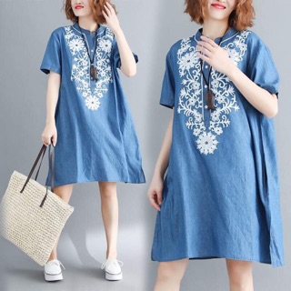 Đầm thổ cẩm thêu hoa văn nổi
