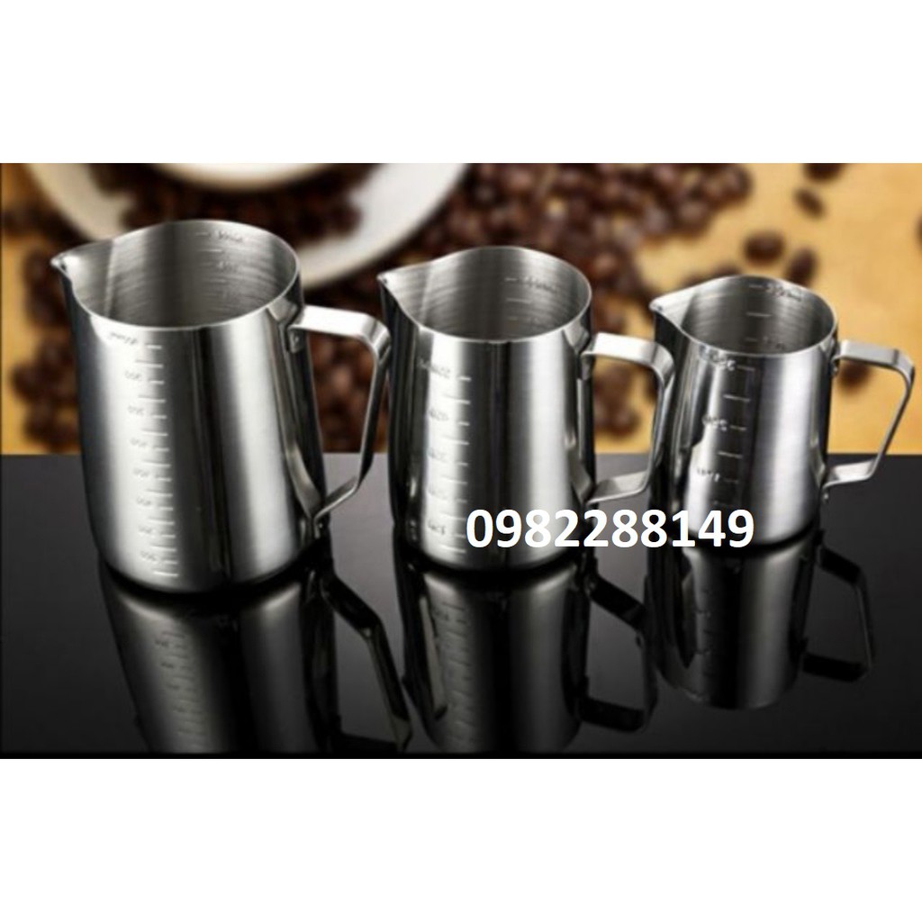 CA ĐÁNH SỮA INOX CÓ VẠCH CHIA 350ML,550ML,900ML