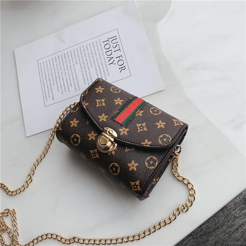 Túi đeo chéo họa tiết xinh xắn cho bé gái