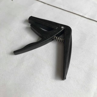 Capo kẹp đàn ukulele màu đen