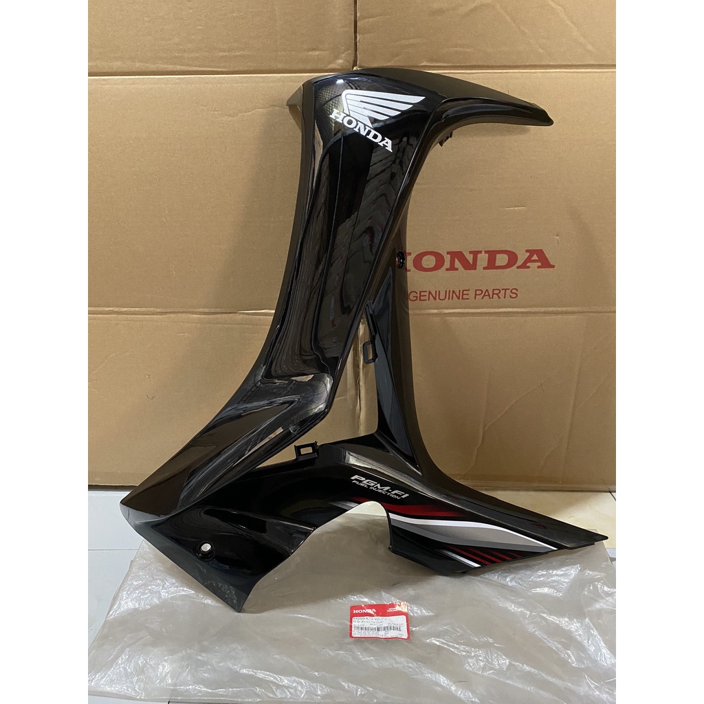 Bộ ốp yếm bên trái HONDA FUTURE 125 năm 2016 màu Đen đỏ.