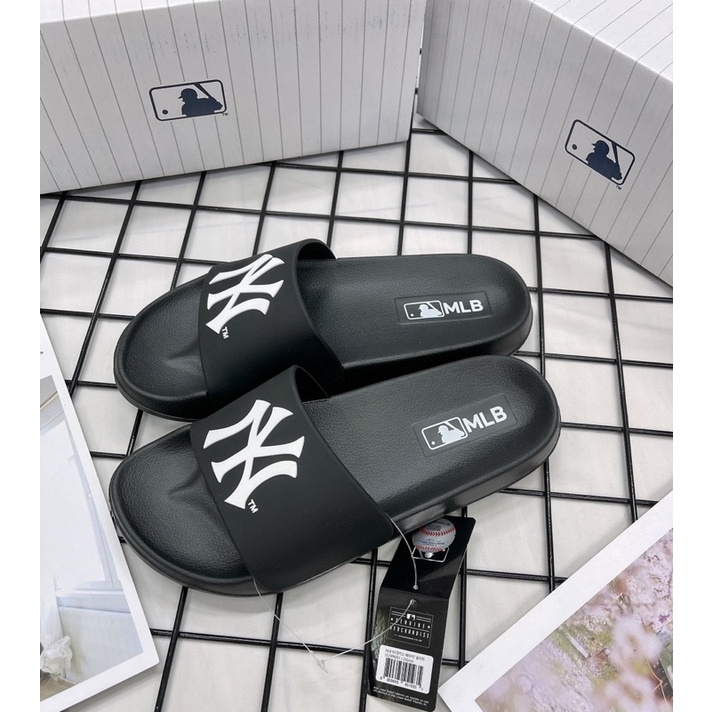 DÉP MLB NỘI ĐIA NY TRẮNG ĐEN - DÉP QUAI NGANG CAO SU CHỐNG NƯỚC - UNISEX NAM NỮ