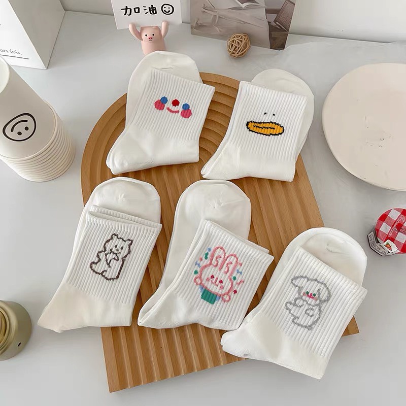 Tất nữ cổ cao màu trắng, họa tiết gấu vịt hoạt hình đáng yêu, chất liệu cotton, thấm hút mồ hôi