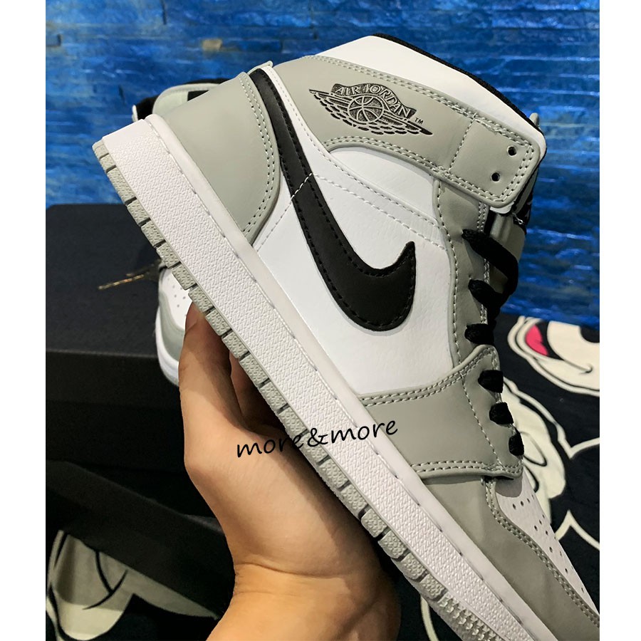 [More&More] Giày thể thao Jordan 1 Mid Light "Smoke" Grey x OG