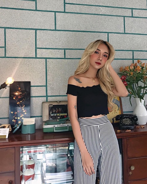 (Hỏa tốc, ảnh thật trải sàn)ÁO_CROPTOP_TRỄ_VAI_CUỐN_BIÊN