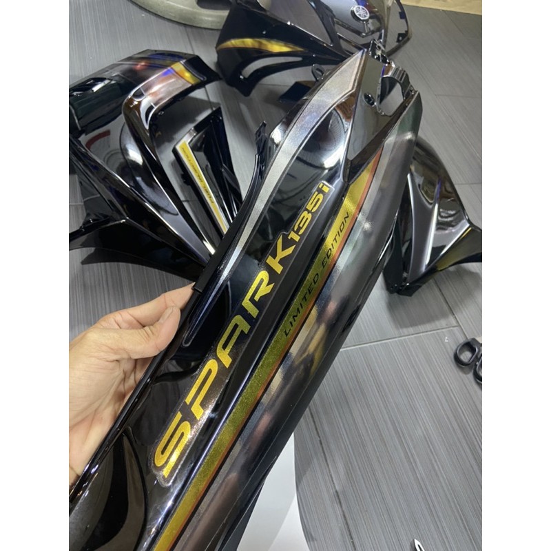 Dàn áo exciter 2010 đen bóng tem crome chính hãng có sẵn tem