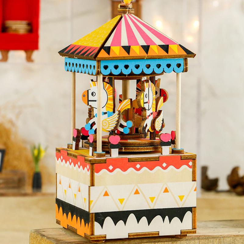 Mô Hình 3D Gỗ Robotime Hộp Nhạc Vòng Quay Ngựa Gỗ (Merry Go Round) AM304