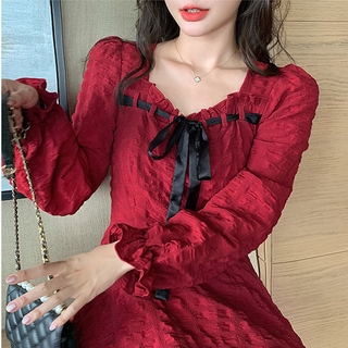 Đầm nữ dài tay cổ vuông eo thắt dây thời trang