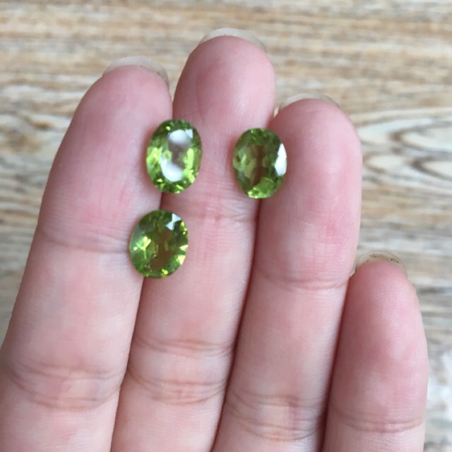 Mặt nhẫn , bông tai, dây xanh lá - peridot