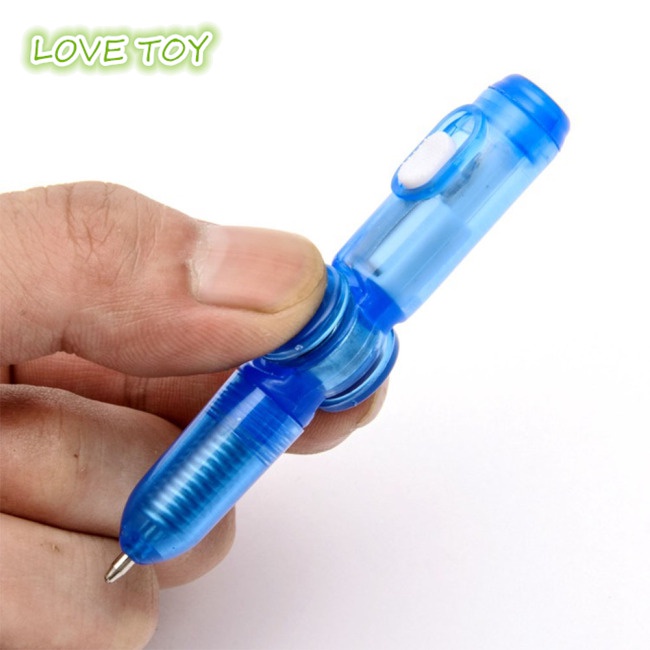 Bút Xoay Có Đèn LED Tích Hợp Độc Đáo