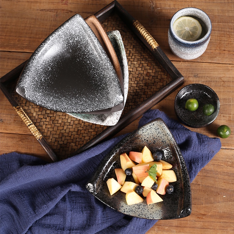 Đĩa Đựng Sushi / Trái Cây Hình Tam Giác Bằng Sứ Phong Cách Nhật Bản Độc Đáo Tiện Dụng Cho Nhà Hàng