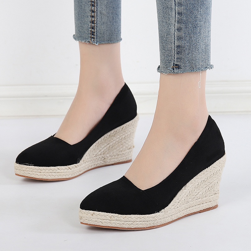 Giày đế xuồng bọc cói 8cm, chất da lộn sang trọng, nhẹ và êm