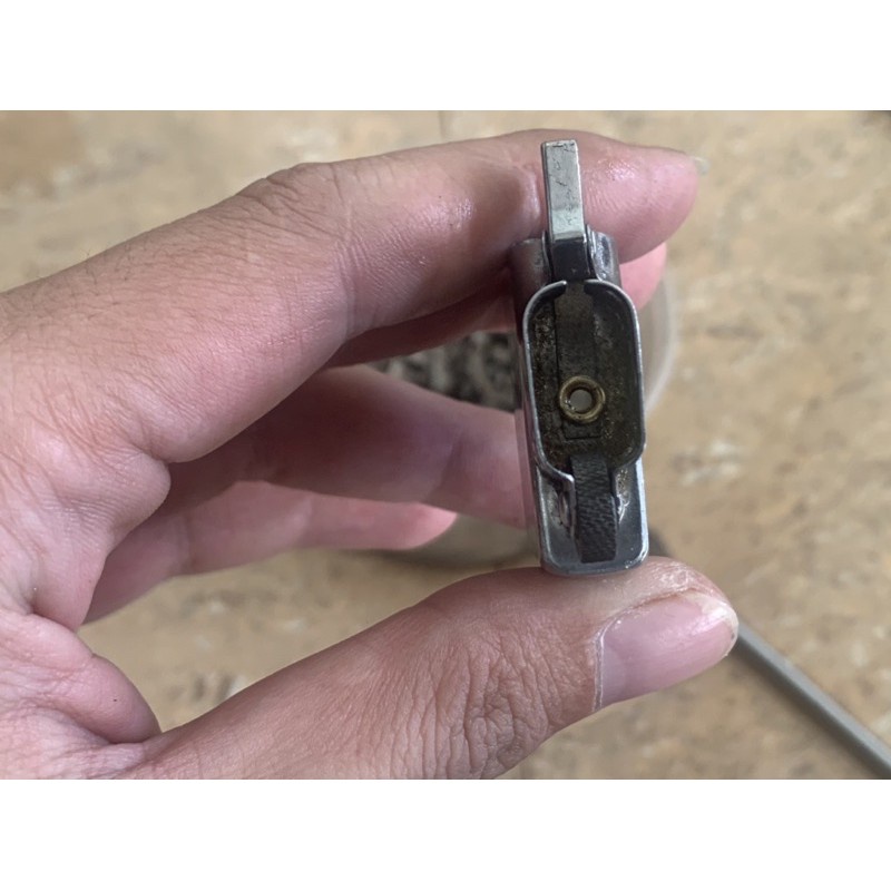 Lưỡi gà lá lúa zippo