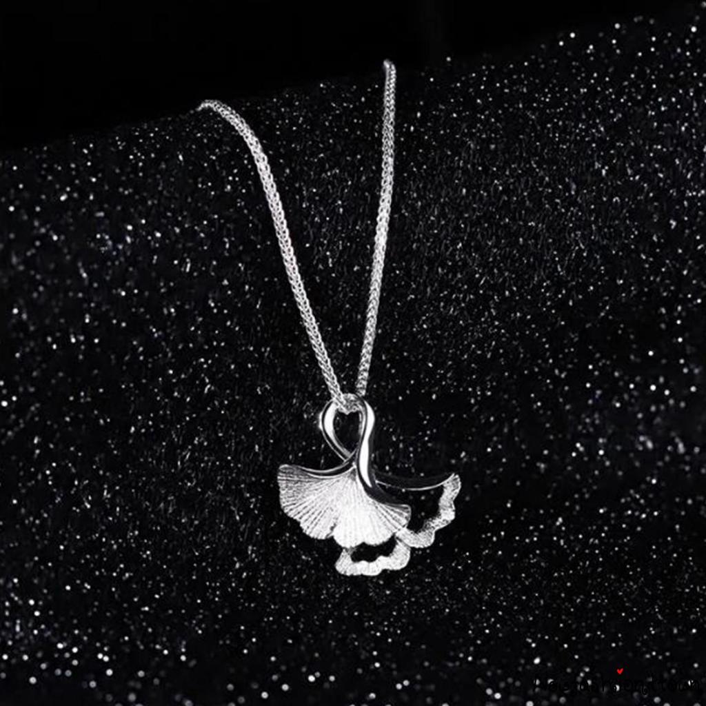 ღtwღWomen Decorative Jewelry, Alloy Ginkgo Leaf Charm Pendant Necklace for Ladies, Gift for Girlfriend and Mother,