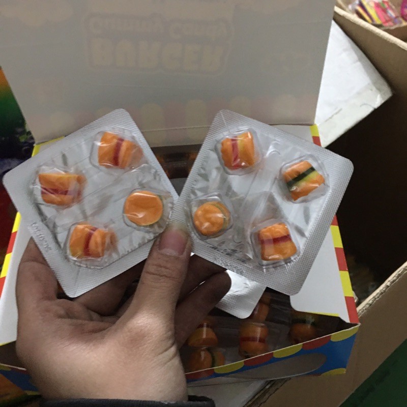 hộp 30 vỉ kẹo hamburger