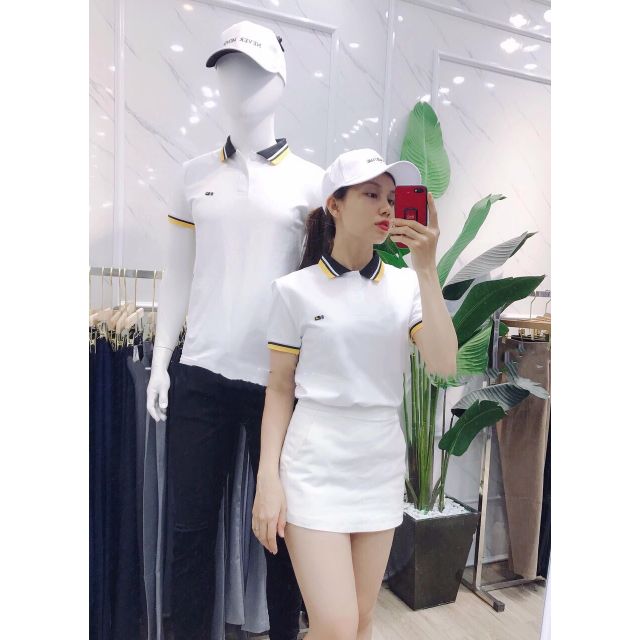 Áo thun cặp đôi unisex ngắn tay cổ sơmi màu trắng họa tiết đen phối vàng nam nữ đều mặc được