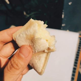 Bánh sữa chua và 5 mỳ ly