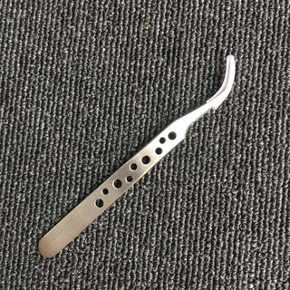 Nhíp (panh) có lổ (mũi cong)