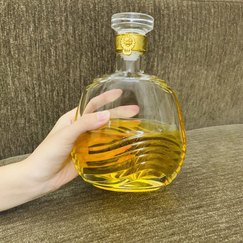 [ Rẻ Vô Địch ] Bình Đựng Rượu Thủy Tinh Cao Cấp 500ml. Mẫu Rẹt Sóng Có Khóa Vàng