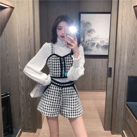 Bộ trang phục ba mảnh với áo cổ cao + Áo ngắn dây treo bằng len phong cách Hàn Quốc thời trang thu đông 2021 cho nữ