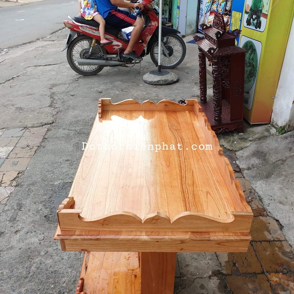 Bàn thờ treo tường gỗ xoan màu vàng ngang 80 cm gồm 1 bộ ke đế