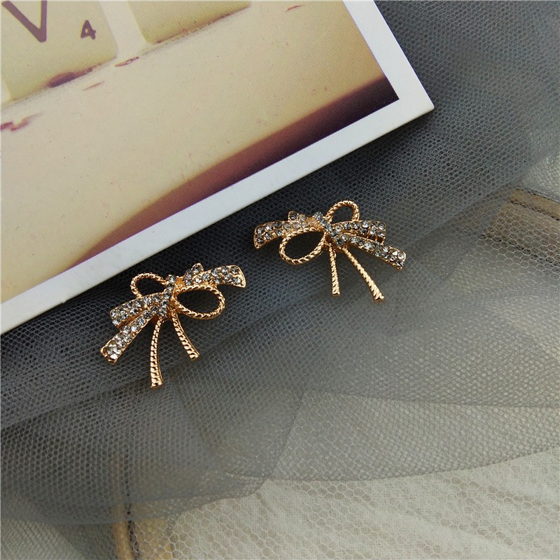 Khuyên tai kẹp không bấm lỗ chốt cố định K147 bằng hợp kim mạ vàng hình nơ đính đá dáng ngắn Leous Accessories
