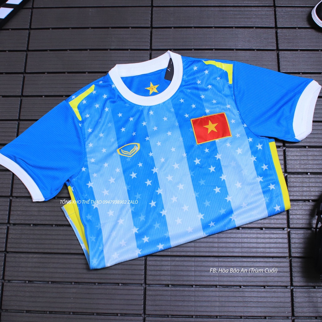 Bộ Quần Áo Bóng Đá Đội Tuyển Việt Nam 2023 Mẫu Ngắn Tay Màu Xanh - Vải mè thái chuẩn áo thi đấu