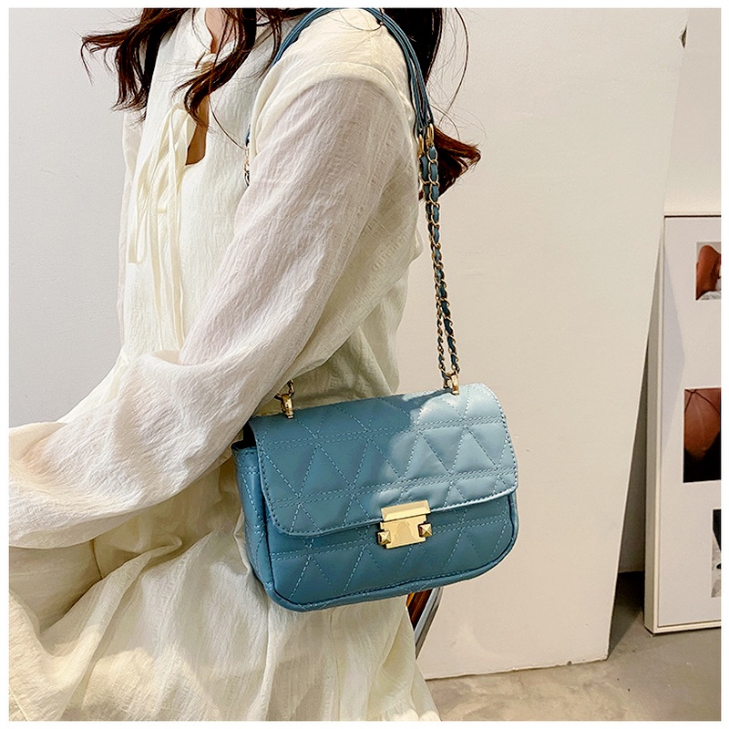 Túi Xách Đeo Vai Hình Vuông Nhỏ Thêu Họa Tiết Hình Thoi NB00296